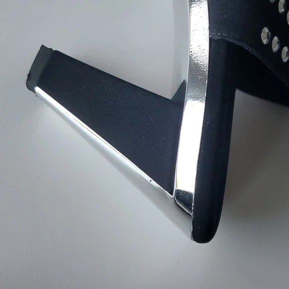 Onex studded black sandal. - Picture 6 of 7